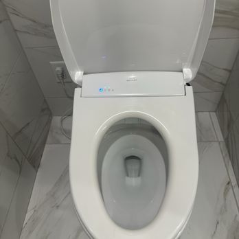 Weber's Boutique Hotel  - Heated seat bidet toilet. OMG! - Hotels Near Me - Ann Arbor, Michigan