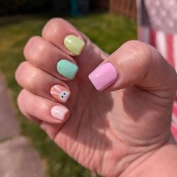 D & J Nails - Easter Theme bunny