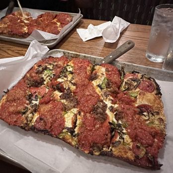 Uno Pizzeria & Grill - Pizza Near Me - Oaks, Pennsylvania Uno Pizzeria & Grill - Pizza Near Me - Oaks, Pennsylvania