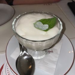 Bráz - Gelato de Limão Siciliano (they ran out of limão caviar for the top)