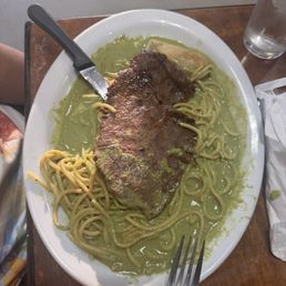 Tallarin Verde Con Bisteck / 56. Green Noodles with Steak