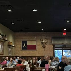 Pecos Grilling Co - Dining area
