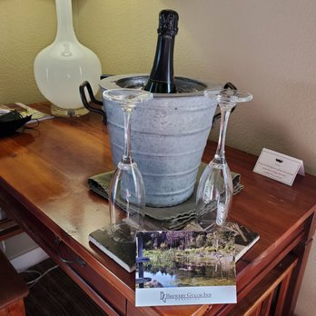 Brewery Gulch Inn - Birthday champs - Hotels Near Me - Mendocino, California