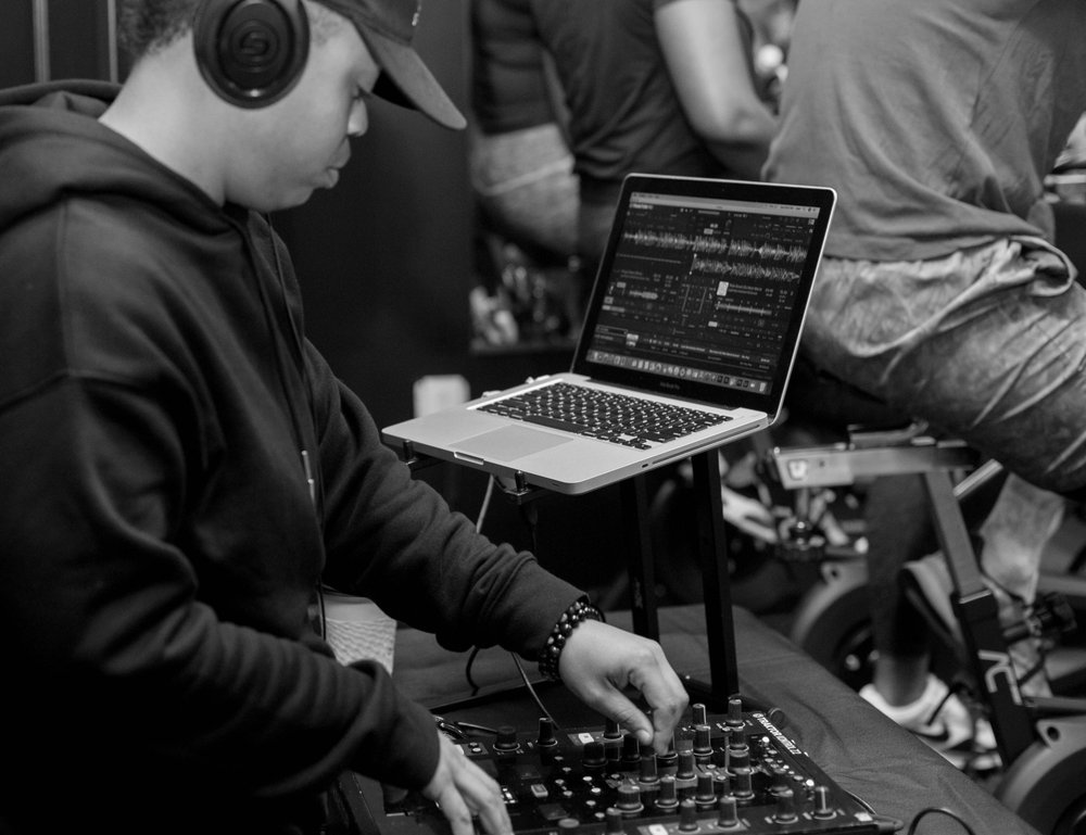 Hour Cycle Studio Logo