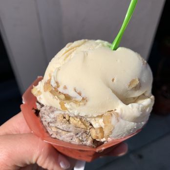 Caffe Stellato - Banana walnut on top and cookies extreme on the bottom ... SO GOOD! - Italian Near Me - Burlingame, California Caffe Stellato - Banana walnut on top and cookies extreme on the bottom ... SO GOOD! - Italian Near Me - Burlingame, California