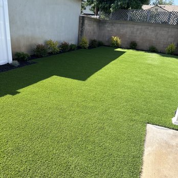 Pacific Breeze Building Solutions - Backyard turf with plants! - Landscaping Near Me - Huntington Beach, California Pacific Breeze Building Solutions - Backyard turf with plants! - Landscaping Near Me - Huntington Beach, California