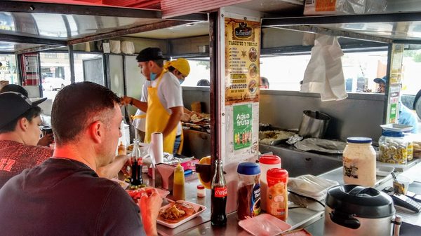 Tacos "El Compadre" Alias del Muerto by null