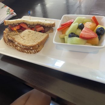 Picnikins Patio Cafe - Kids meal - New American Near Me - San Antonio, Texas