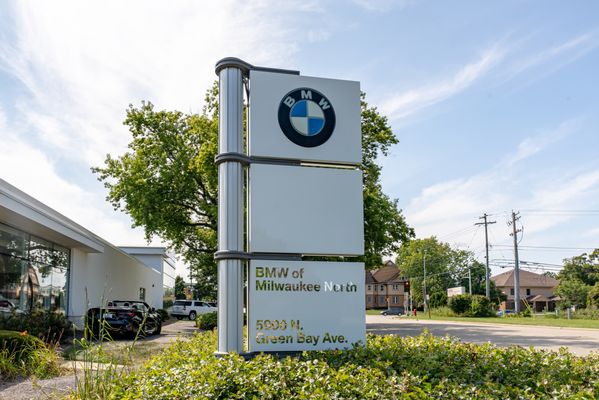 BMW OF MILWAUKEE NORTH - Updated November 2025 - 24 Photos & 43 Reviews ...