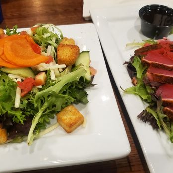 4Corners Tavern - Ahi tuna with a salad - Gastropubs Near Me - Davenport, Florida