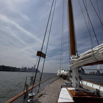 Classic Harbor Line New York - Boating Near Me - New York, New York Classic Harbor Line New York - Boating Near Me - New York, New York