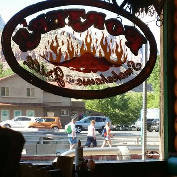 Porter's - Porter's Smokehouse & Grill - Salad Near Me - Springdale, Utah