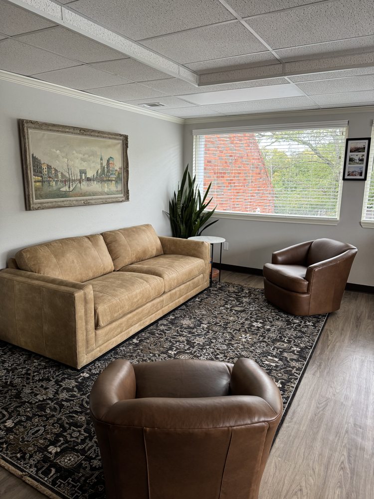 Gordon Lyons, LSCSW - grief counselor in Overland Park, KS