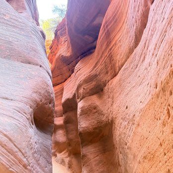 Razors Edge Tours - Peekaboo Slot Canyon - ATV Rentals/Tours Near Me - Kanab, Utah Razors Edge Tours - Peekaboo Slot Canyon - ATV Rentals/Tours Near Me - Kanab, Utah