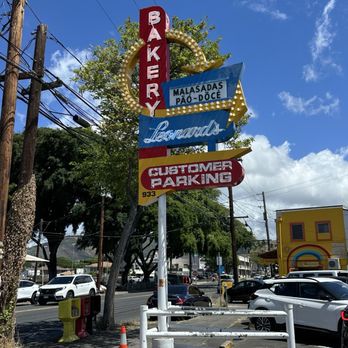Leonard's Bakery - Bakeries Near Me - Waipahu, Hawaii