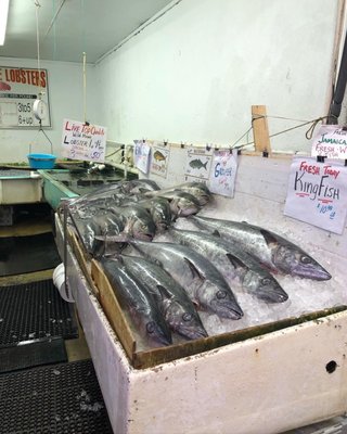 Fish Market・２２×２０×１５◇ ◇ Two Cousins Fish Market, 255 Woodcleft Ave, Freeport, NY 11520, US