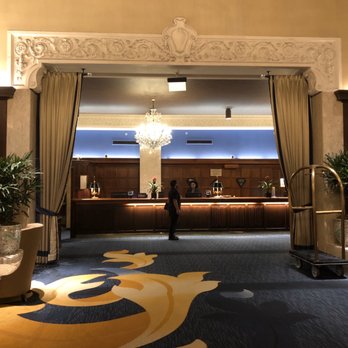 The Drake - Hotel Lobby - Hotels Near Me - Chicago, Illinois