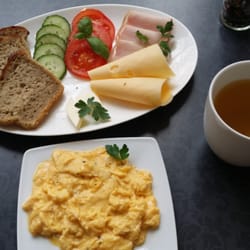 Przyjaciółki Cafe - Pyszne śniadanie, sałatki, kopytka, duży wybór naleśników