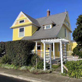 Medina Painting - Our 100+ year old house with a new coat of paint! - Painters Near Me - Fort Bragg, California Medina Painting - Our 100+ year old house with a new coat of paint! - Painters Near Me - Fort Bragg, California