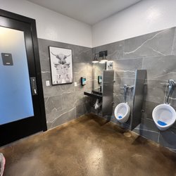 Shooters Bar & Grill - Restroom