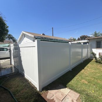 Ergeon - 6ft x 6ft Vinyl White Fence - Fences & Gates Near Me - Los Angeles, California Ergeon - 6ft x 6ft Vinyl White Fence - Fences & Gates Near Me - Los Angeles, California