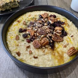 Oatmeal- crasins, pecans, cinnamon Oatmeal- crasins, pecans, cinnamon