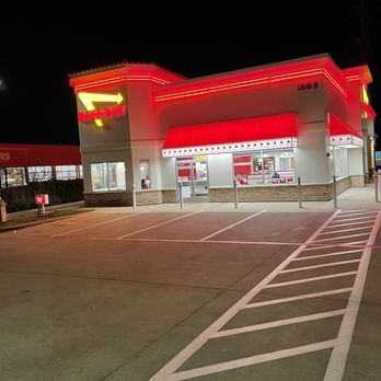 In-N-Out Burger - Exterior - Burgers Near Me - Grapevine, Texas