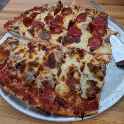 DiMaggio's Pizza & Burgers - Large pizza