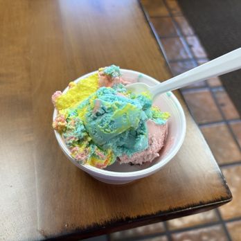 Village Ice Cream & Cafe - Ice Cream & Frozen Yogurt Near Me - Dimondale, Michigan Village Ice Cream & Cafe - Ice Cream & Frozen Yogurt Near Me - Dimondale, Michigan