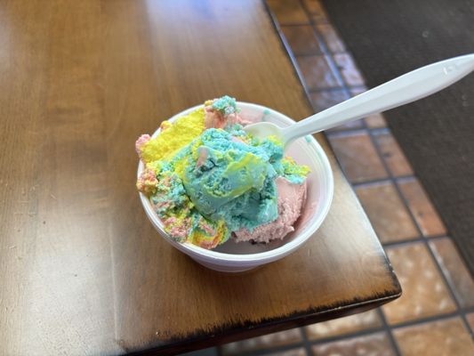 Village Ice Cream & Cafe