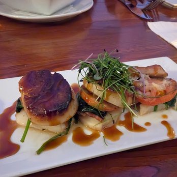 Parrott's on 11th - Scallop BLT appetizer - Seafood Near Me - Morehead City, North Carolina Parrott's on 11th - Scallop BLT appetizer - Seafood Near Me - Morehead City, North Carolina