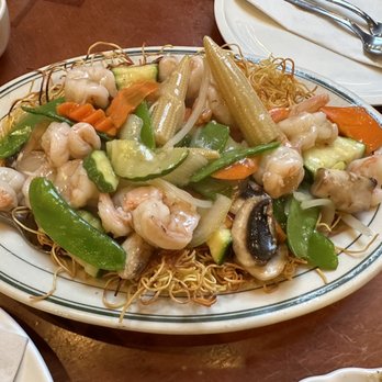 Sun Wah Bar-B-Que - Lo Mein with Seafood - Barbeque Near Me - Chicago, Illinois Sun Wah Bar-B-Que - Lo Mein with Seafood - Barbeque Near Me - Chicago, Illinois