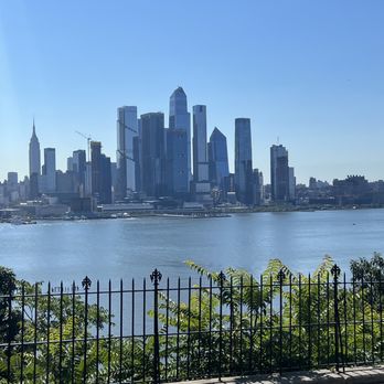 Hamilton Park - Parks Near Me - Weehawken, New Jersey