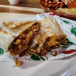 El Toro Loco - Breakfast burrito has bacon and chorizo. Really good with the green / Verde sauce.