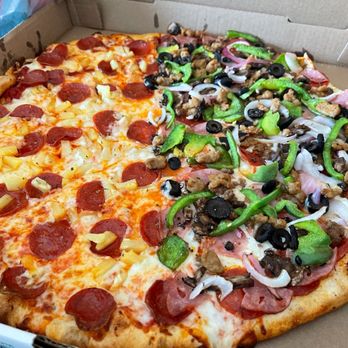 Michaelangelos Pizza & Subs - 18" 1/2 pepperoni with pineapple & 1/2 Loaded - Pizza Near Me - Carolina Beach, North Carolina