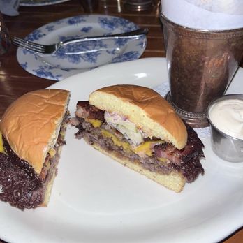 Armitage Alehouse - Wagyu burger - Pubs Near Me - Chicago, Illinois Armitage Alehouse - Wagyu burger - Pubs Near Me - Chicago, Illinois