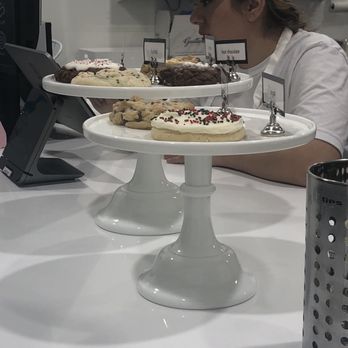 Crumbl - Draper - Bakeries Near Me - Draper, Utah