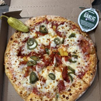 Papa Johns Pizza - Totally delish pepperoni, jalapeño and Pineapple pizza - Pizza Near Me - Reisterstown, Maryland Papa Johns Pizza - Totally delish pepperoni, jalapeño and Pineapple pizza - Pizza Near Me - Reisterstown, Maryland