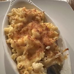 Mama Deez Kitchen - Mac and cheese