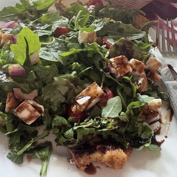 Beccofino - Veal with arugula and fresh mozzarella with tomatoes and onions with balsamic glaze - Italian Near Me - Bronx, New York