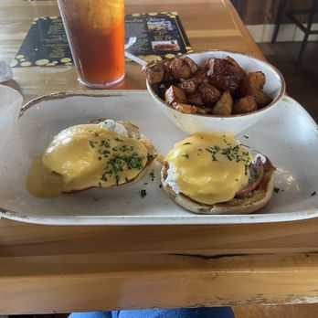 Brunches - Eggs Classic Benedict - Breakfast & Brunch Near Me - Wilmington, North Carolina