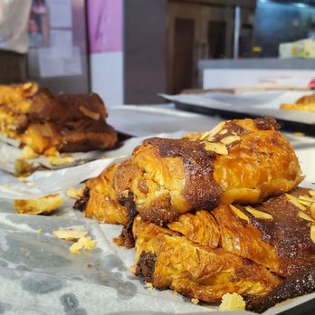 Le French Cafe - Hazelnut chocolate croissant, pistachio chocolate croissant - Breakfast & Brunch Near Me - Boulder, Colorado Le French Cafe - Hazelnut chocolate croissant, pistachio chocolate croissant - Breakfast & Brunch Near Me - Boulder, Colorado