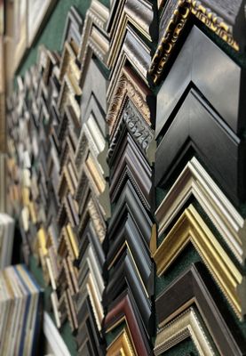 Sara Art Gallery Custom Frame 