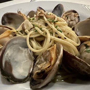 Il Tinello - Vongole - Italian Near Me - New York, New York