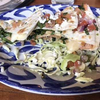 Barrio Queen - Quesadillas con pollo - Mexican Near Me - Phoenix, Arizona Barrio Queen - Quesadillas con pollo - Mexican Near Me - Phoenix, Arizona