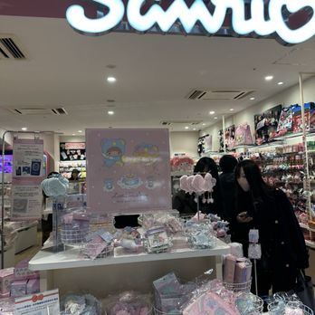 サンリオ - Updated June 2026 - 25 Photos & 11 Reviews - 新宿区新宿