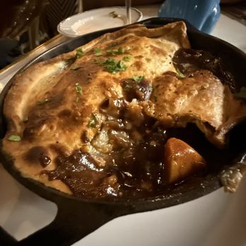 Fete - Pot pie - New American Near Me - Honolulu, Hawaii