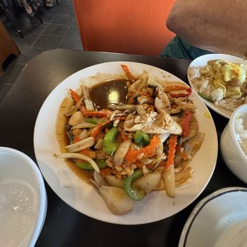 Bangkok Thai Express - Cashew chicken - Thai Near Me - St. George, Utah