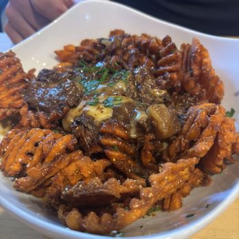 Washoe Public House - Overly sweet short rib poutine - New American Near Me - Reno, Nevada Washoe Public House - Overly sweet short rib poutine - New American Near Me - Reno, Nevada