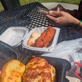 B's Hot Chicken - Good Chicken, my only complaint for $3.00 you get 5 French fries hence they're not in the picture - Fast Food Near Me - Kent, Washington